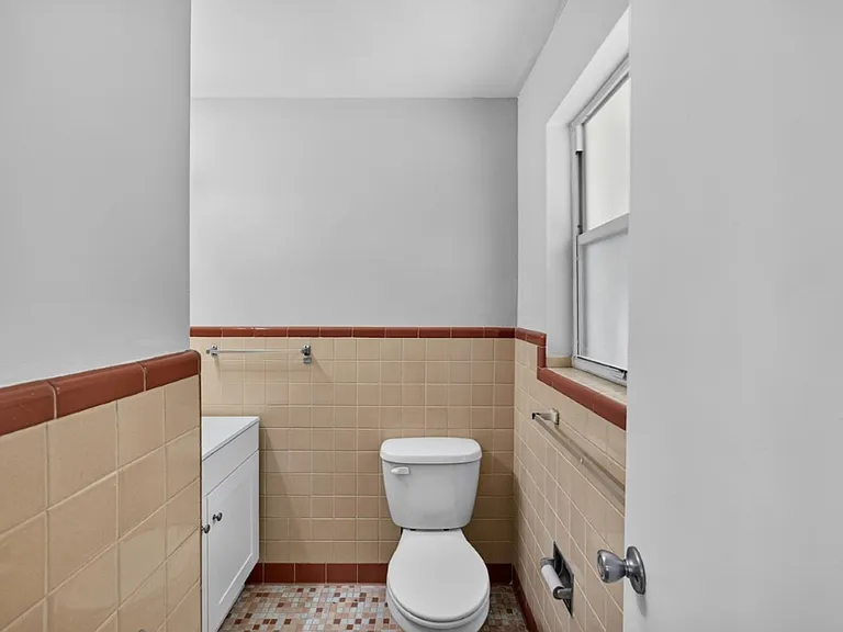 5527 Beney Rd — Photo 14