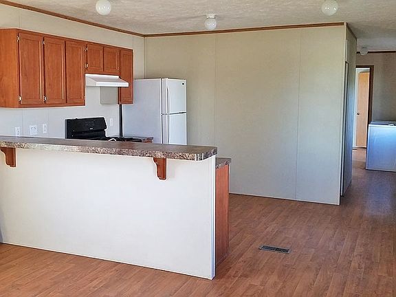 4th image of 591 E 549th Ave