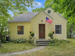 612 S East St, Fenton, MI 48430