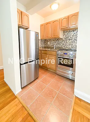Rented by NYC Empire Realty Inc | media 9