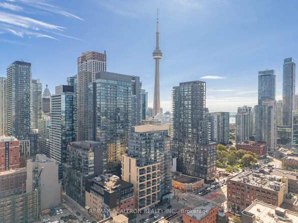438 King St W #904, Toronto, ON M5V 3T9
