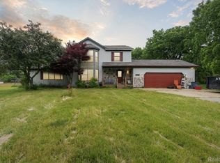10700 Milford Rd, Holly, MI 48442