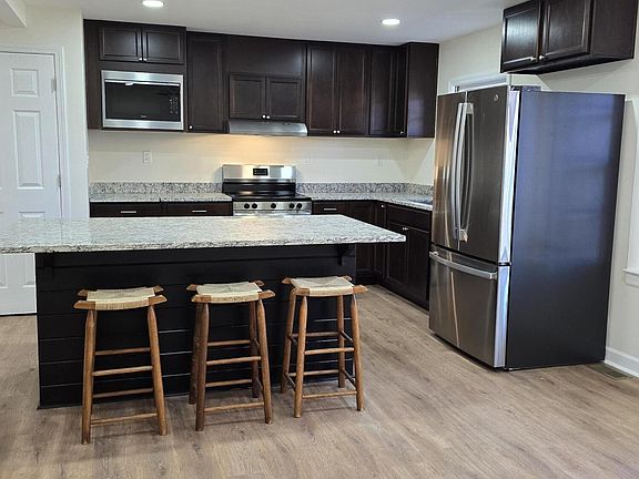 5th image of 75 Pineland Woods Drive