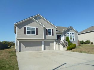 2182 Sierra Dr, Raymore, MO 64083