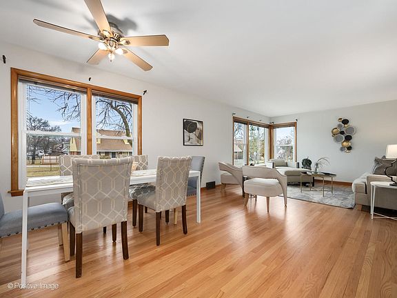5th image of 18547 Lexington Ave