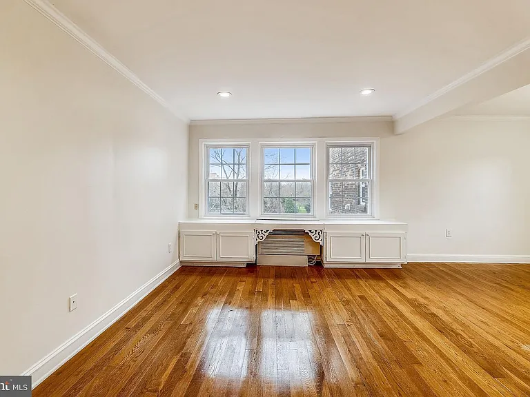 1812 W Abingdon Dr #202 — Photo 4