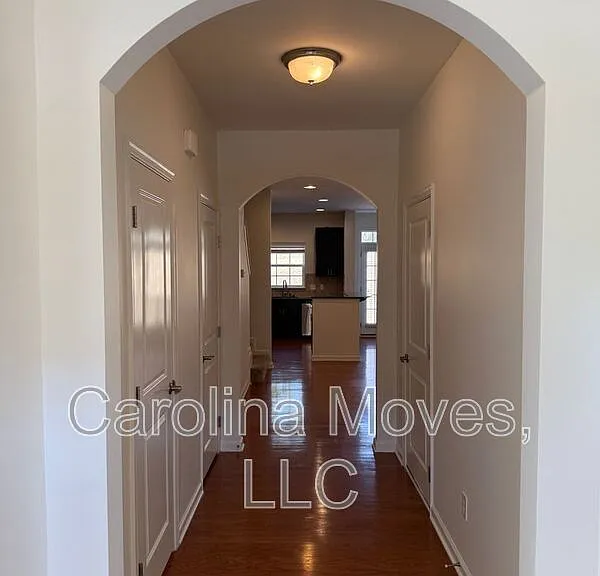 405 Christiane Way — Photo 5