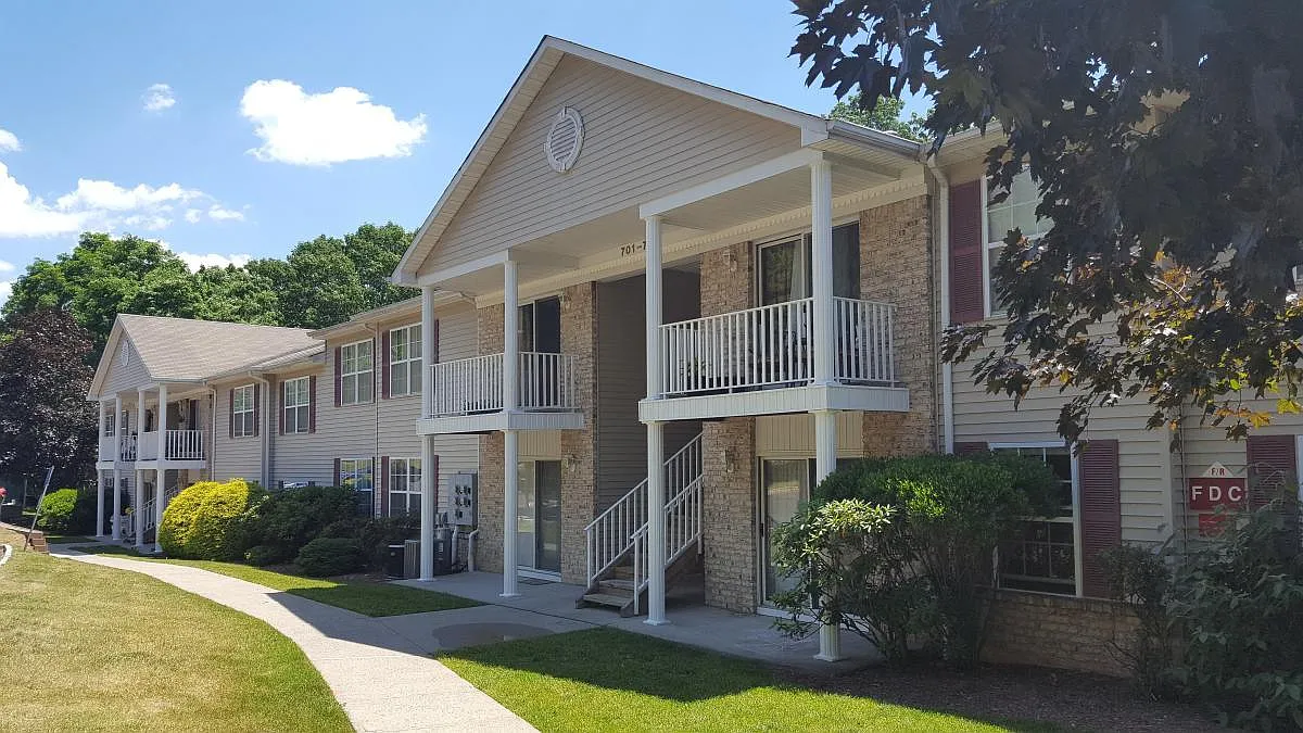 2 bed, $2,495 — Photo 3