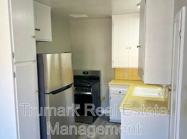 215 W Acacia Ave APT 6, Glendale, CA 91204