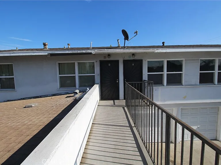4954 Tweedy Blvd #B — Photo 2