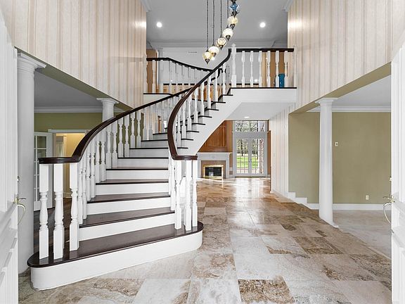 3rd image of 5437 Pine Springs Ct