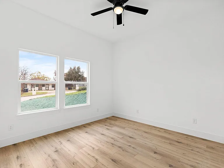 5516 Helmick Ave — Photo 18