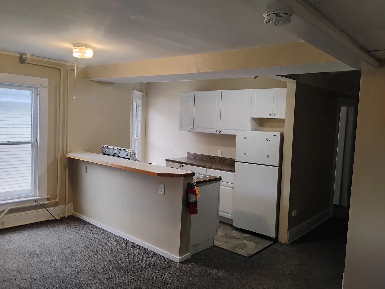 4 bed, 900 sqft, $1,900 — Photo 1