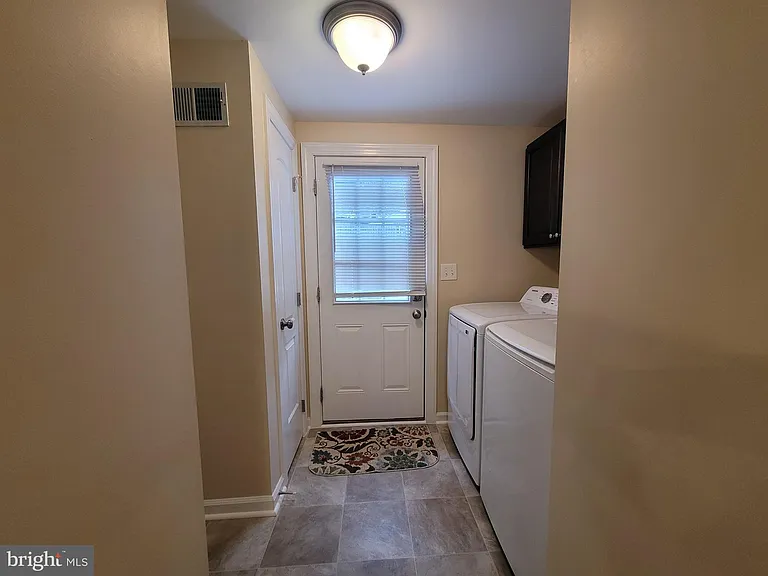 235 Millwood Ave — Photo 12