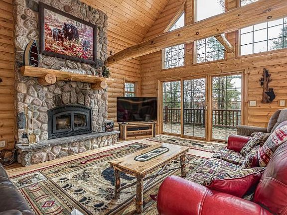 3rd image of 7307 Birchwood Dr