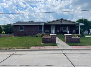 7051 Country Dr, New Vienna, IA 52065