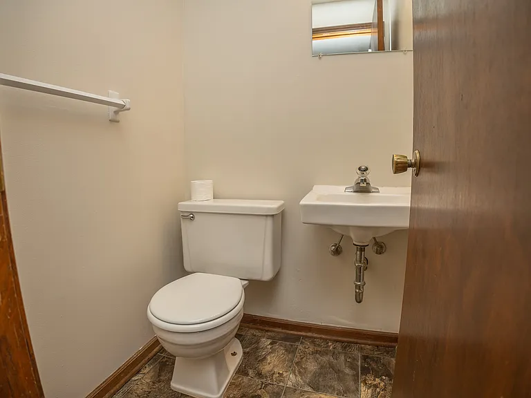 455 Hutton Ln #A — Photo 8