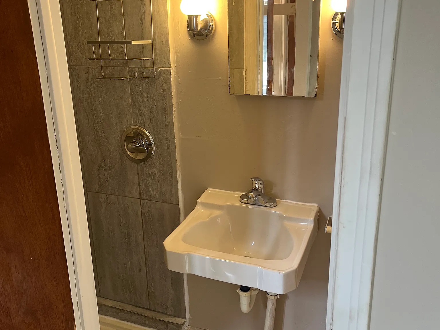 1 bed, $600 — Photo 4