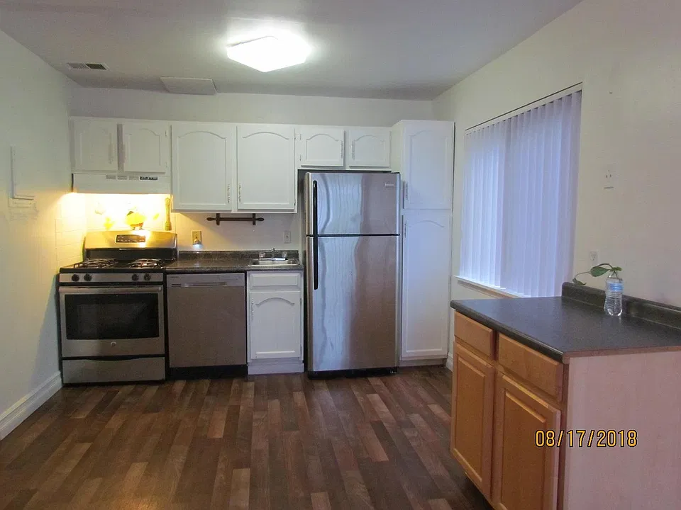 16 Cedar Ct