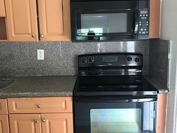 5th image of 3011 N Andrews Ave APT 8