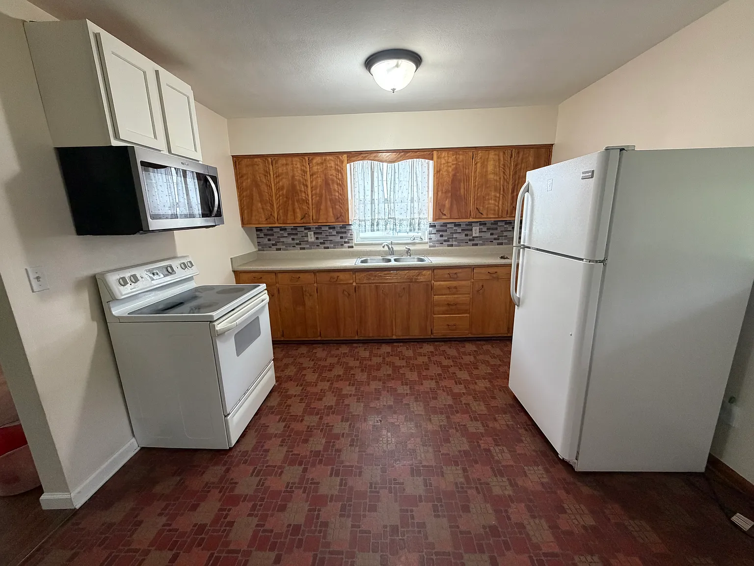 3 bed, 1107 sqft, $1,400 — Photo 4