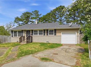 837 Pine Harbor Dr, Norfolk, VA 23502