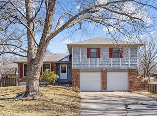 103 Ethel Ln, Lansing, KS 66043