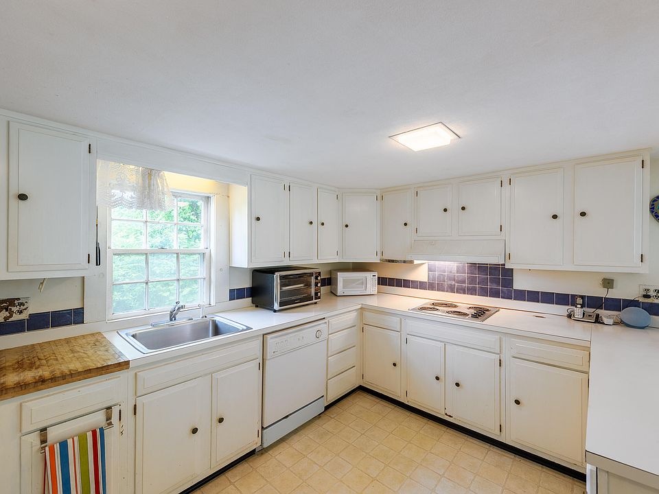 301 Main St, Tisbury, MA 02568 MLS 32200178 Zillow