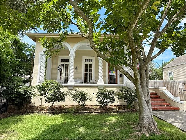 7831 Plum St — Photo 1