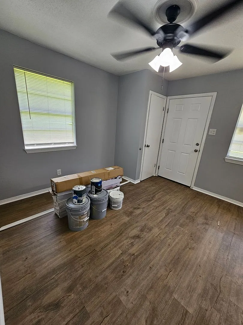 1413 Plummer st — Photo 4