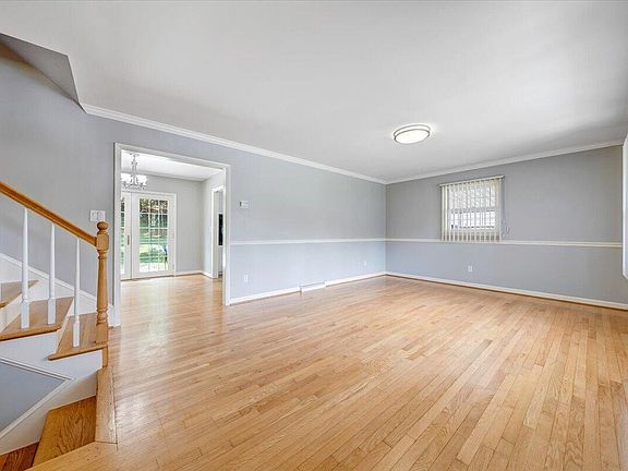 5th image of 4537 Hammond Ln