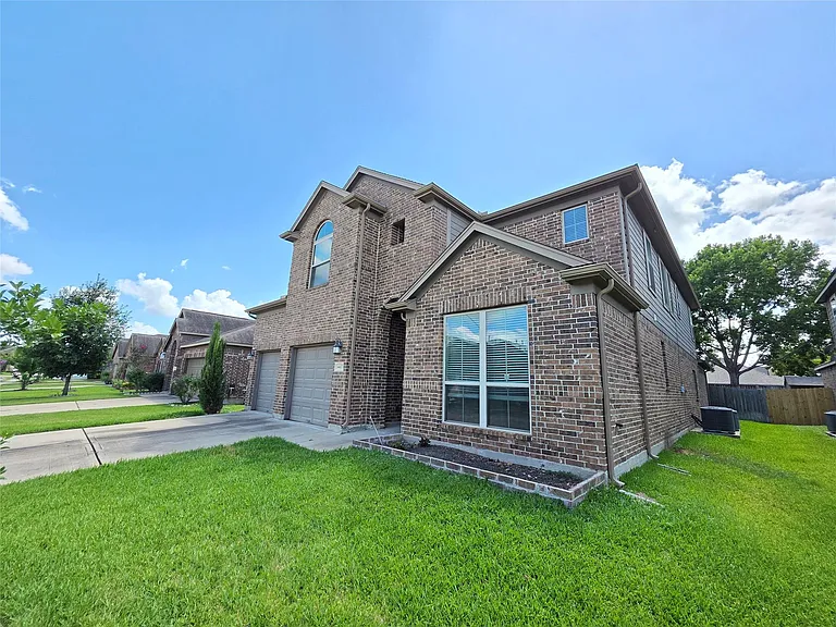4427 Garden Ridge Ct — Photo 2