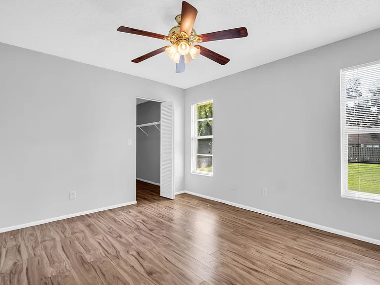 3472 Maclaren Dr — Photo 8