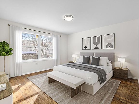 4th image of 16 Manning Ave