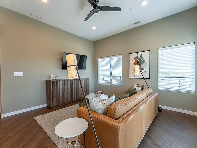 1364 E Battlefield Rd — Photo 168