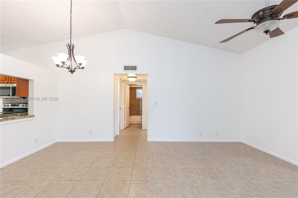 717 Gardens Dr APT 201, photo 6