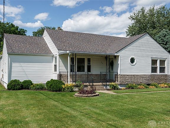 4th image of 49 Oakwood Ave