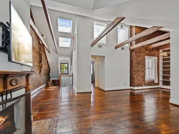 3333 N St NW APT 8, Washington, DC 20007