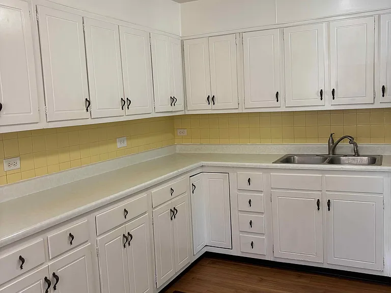 1822 N Irvington Ave — Photo 5