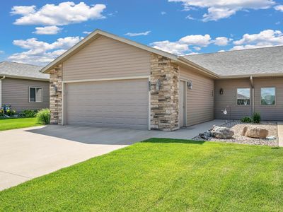 3329 Prairie Meadow Dr #B, Milford, IA, 51351