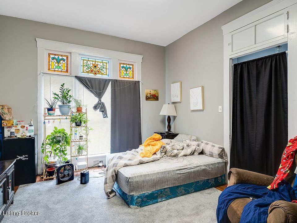 2nd image of 611 Baxter Ave