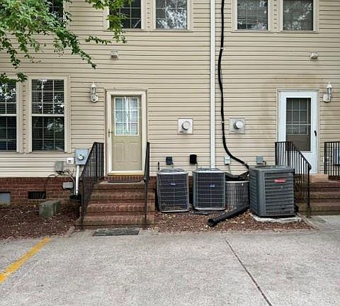 5th image of 200 Maple Ave APT B
