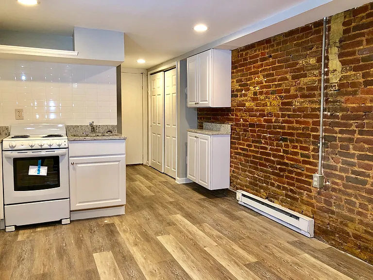 Unit for rent in Highlandtown — Photo 3