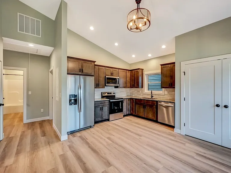 708 Harrison Ave #1 — Photo 11