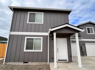 311 E Rapp Rd #B, Talent, OR 97540