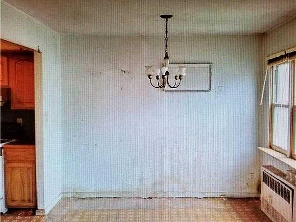 3rd image of 104-62 Roosevelt Ave