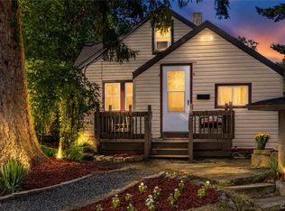 107 Ivon Dr, North Syracuse, NY 13212