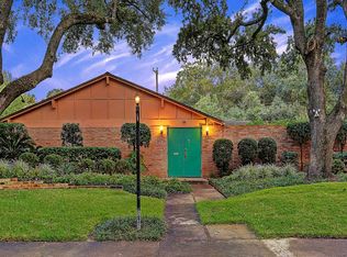 10003 Burgoyne Rd, Houston, TX 77042