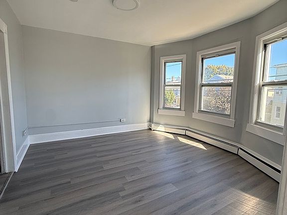 2nd image of 651-657 Maple St #2