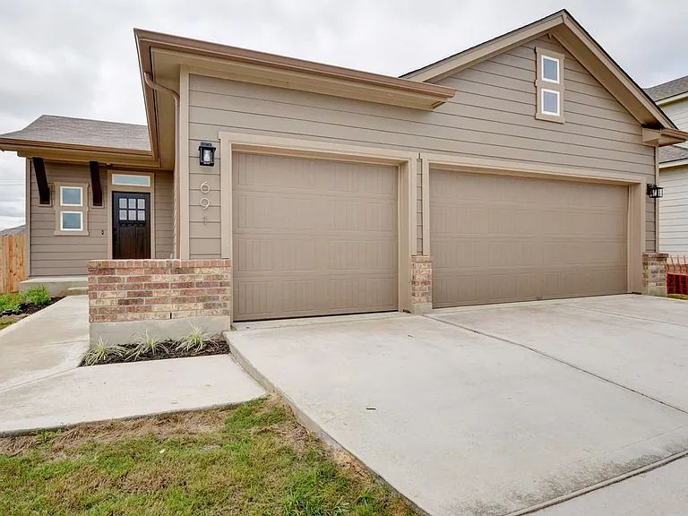 691 Bridgestone Way — Photo 2